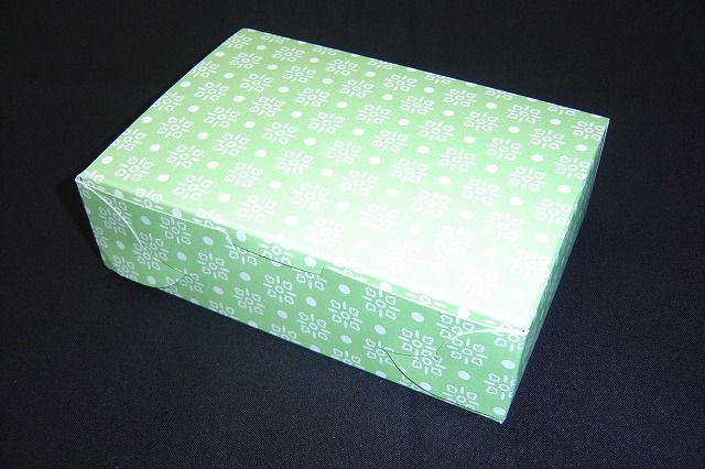 和菓子サービス箱Ｂ（折組式）グリーン１２ サイズ：１５０ｘ２１２ｘ４５